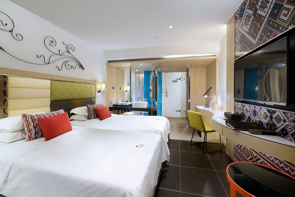Chateau Beach Resort 34/78