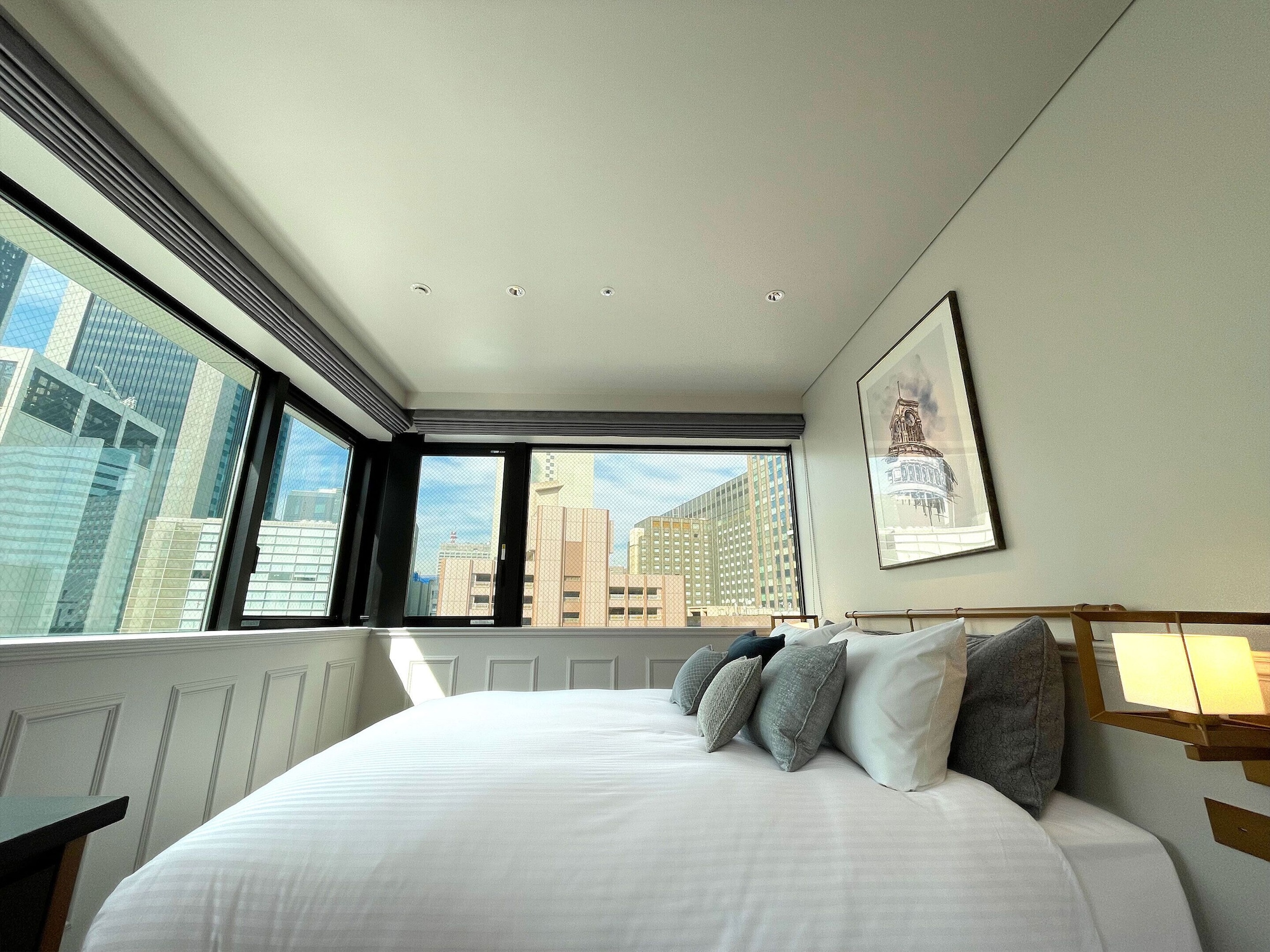 DELUXE, QUEEN BED, TRAIN VIEW, SOFA