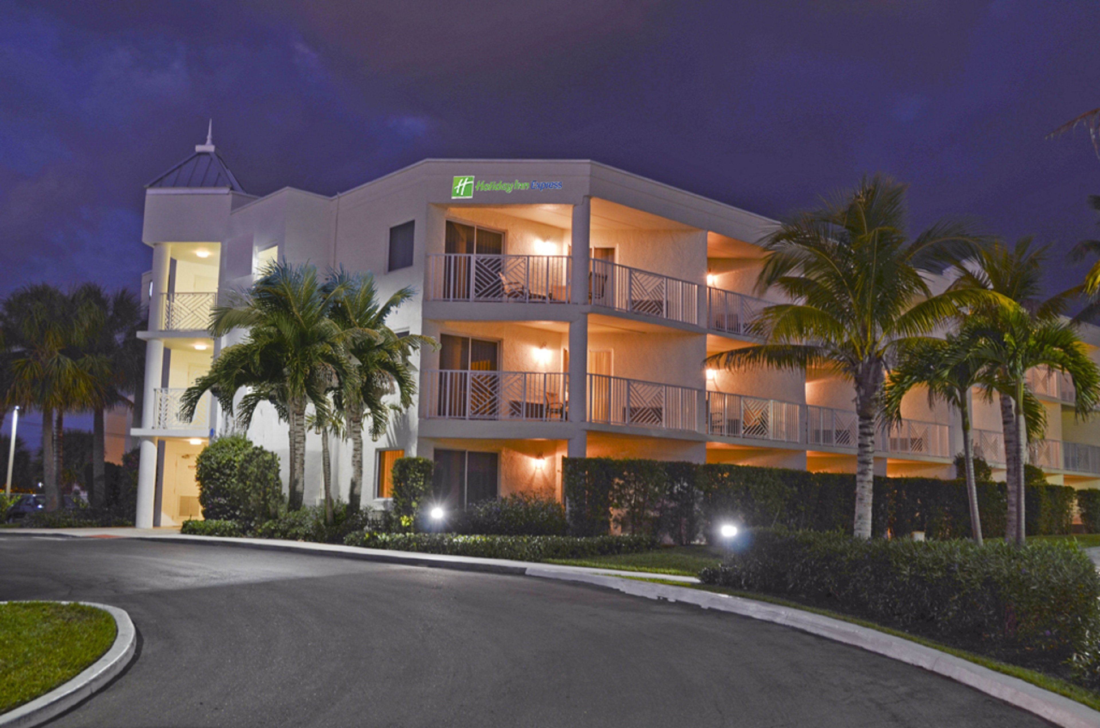 Holiday Inn Express North Palm Beach Oceanview 4/81