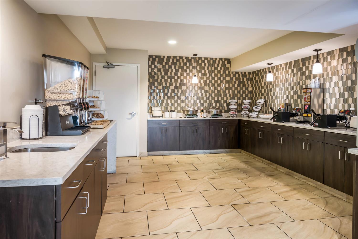 Country Inn & Suites by Radisson, Grandville-Grand Rapids West, MI 6/19