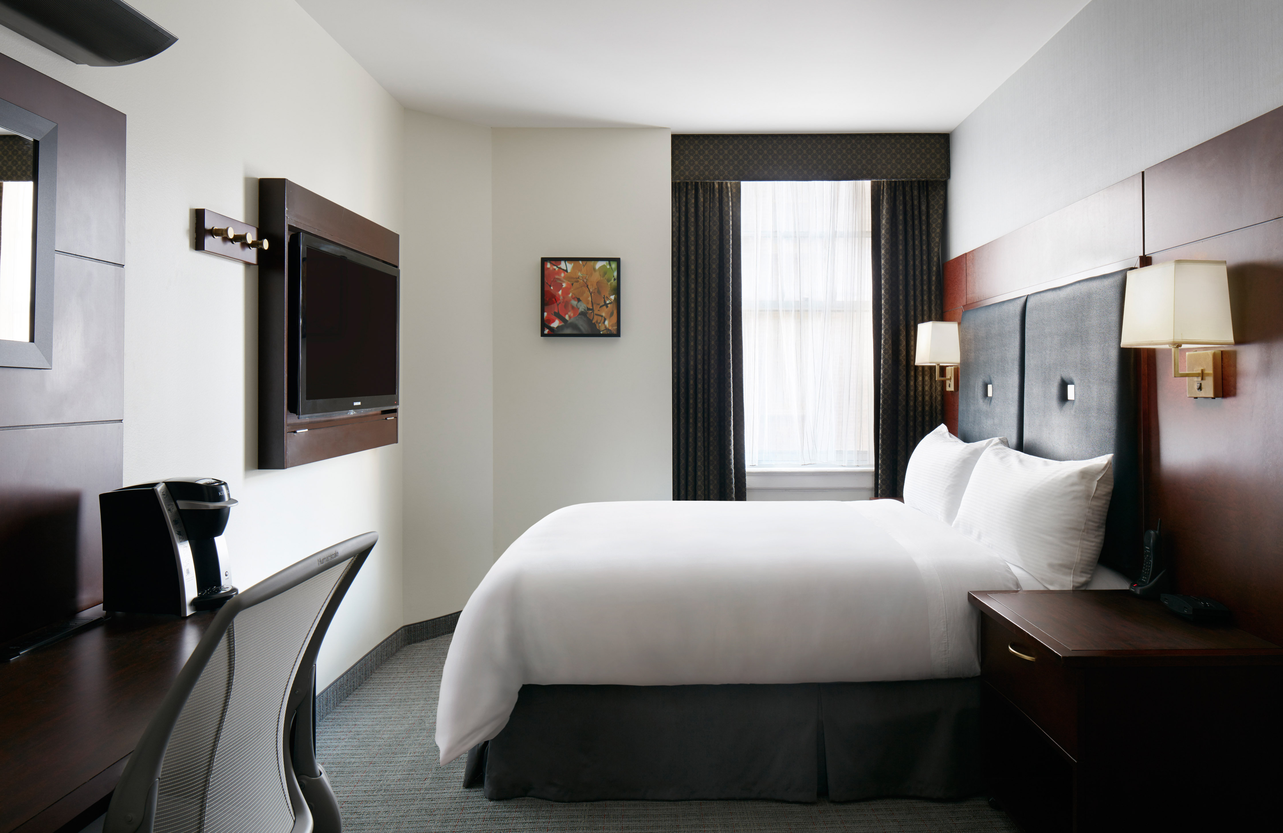Club, King Bed