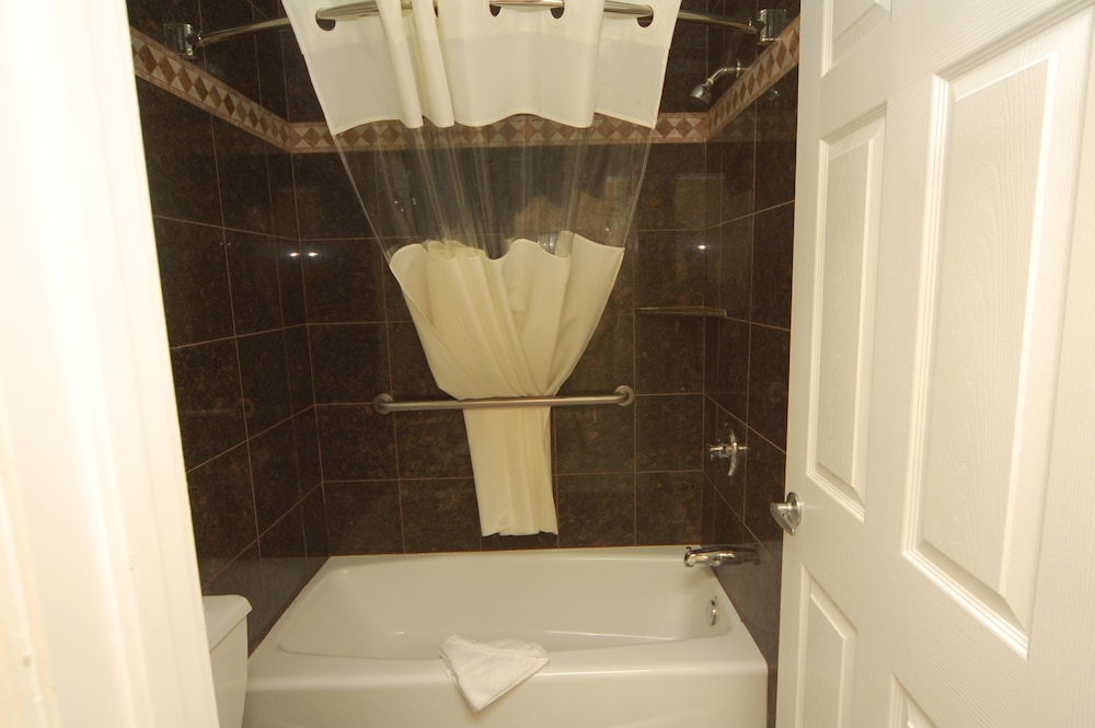 Monterey Surf Inn 16/40