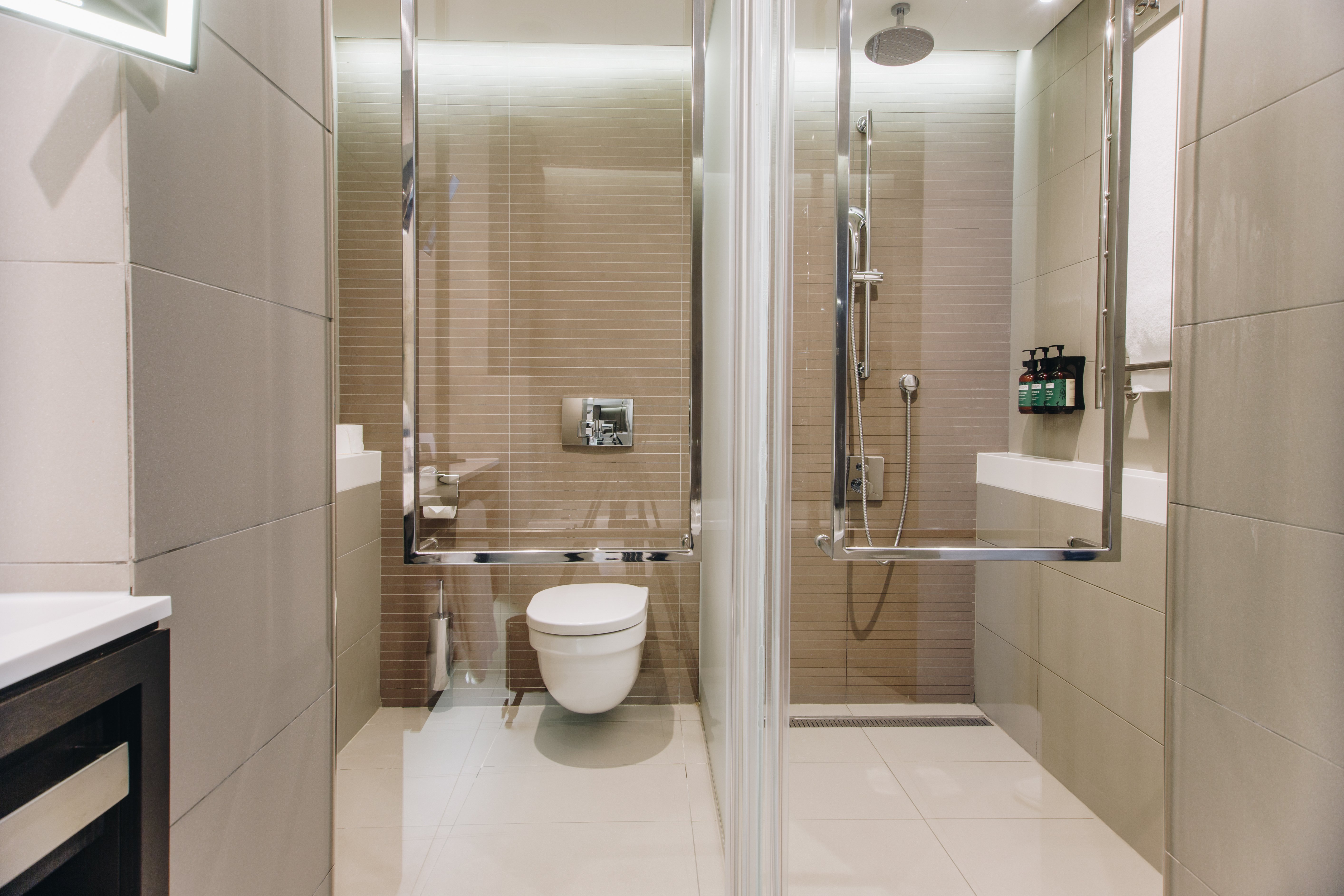 Crowne Plaza Belgrade 84/85