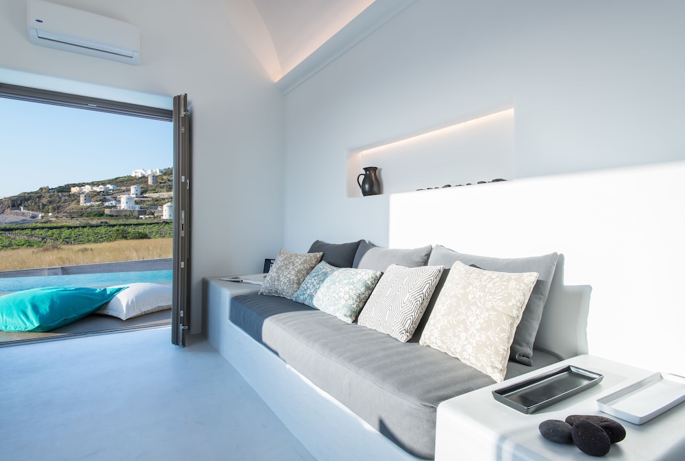 Azar Villas 4/50