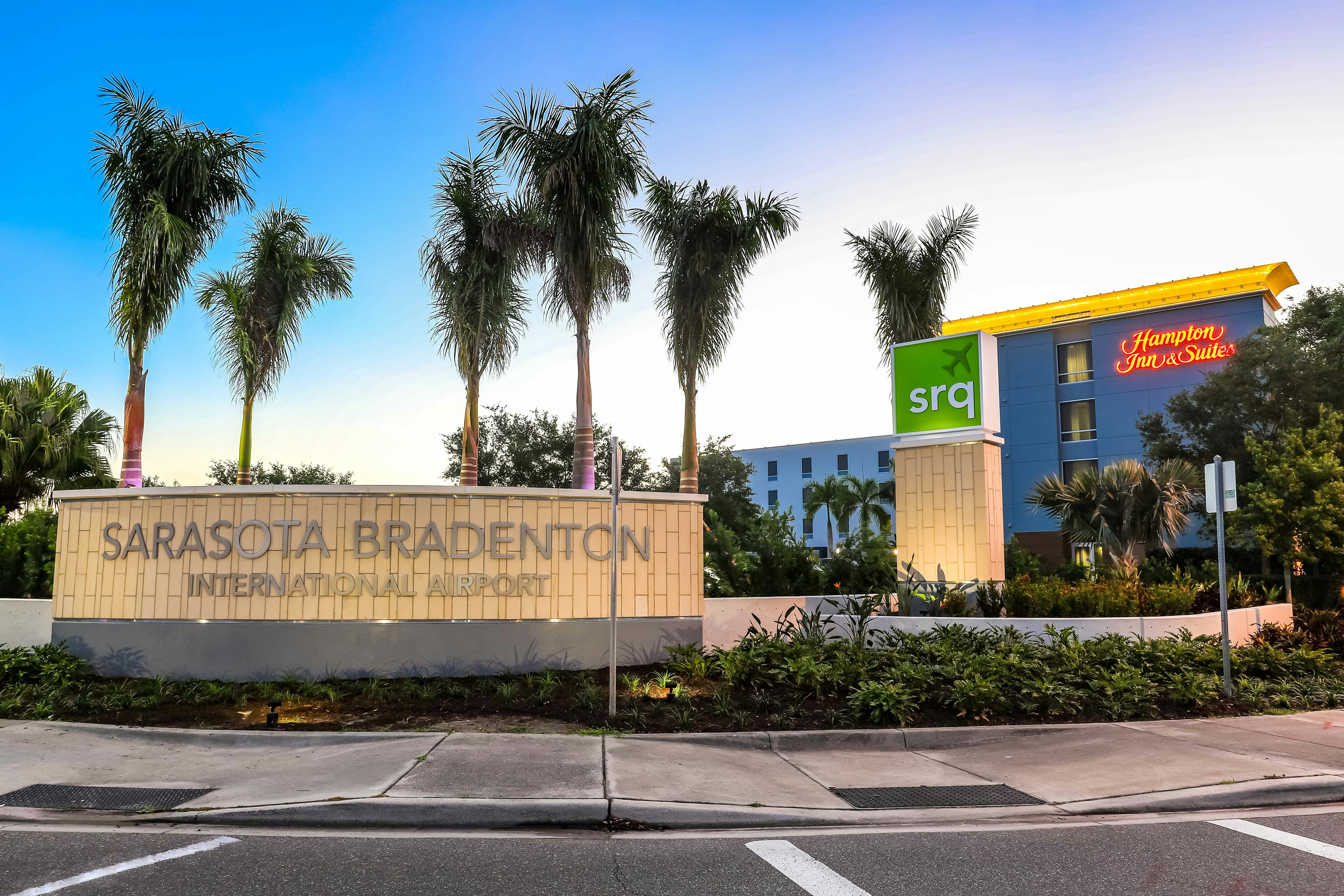Hampton Inn and Suites Sarasota/Bradenton-Airport 62/68