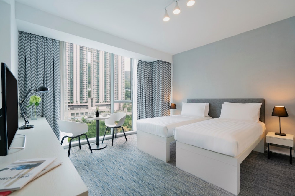 Superior, Twin Beds, Hill View، Grand Bay View Hotel 2/2