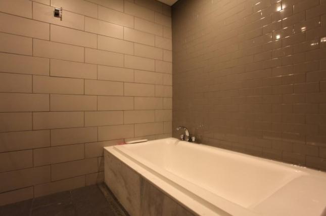 Ahava Hotel 33/39