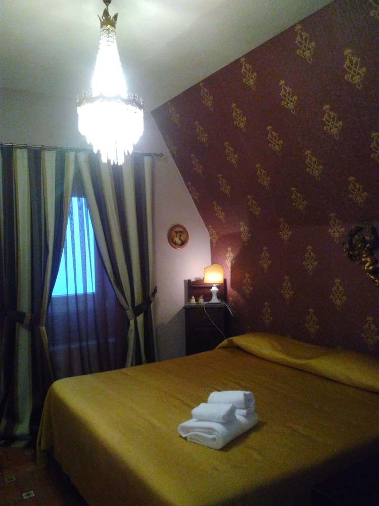 HOTEL VILLA DORATA, ETNA 11/44