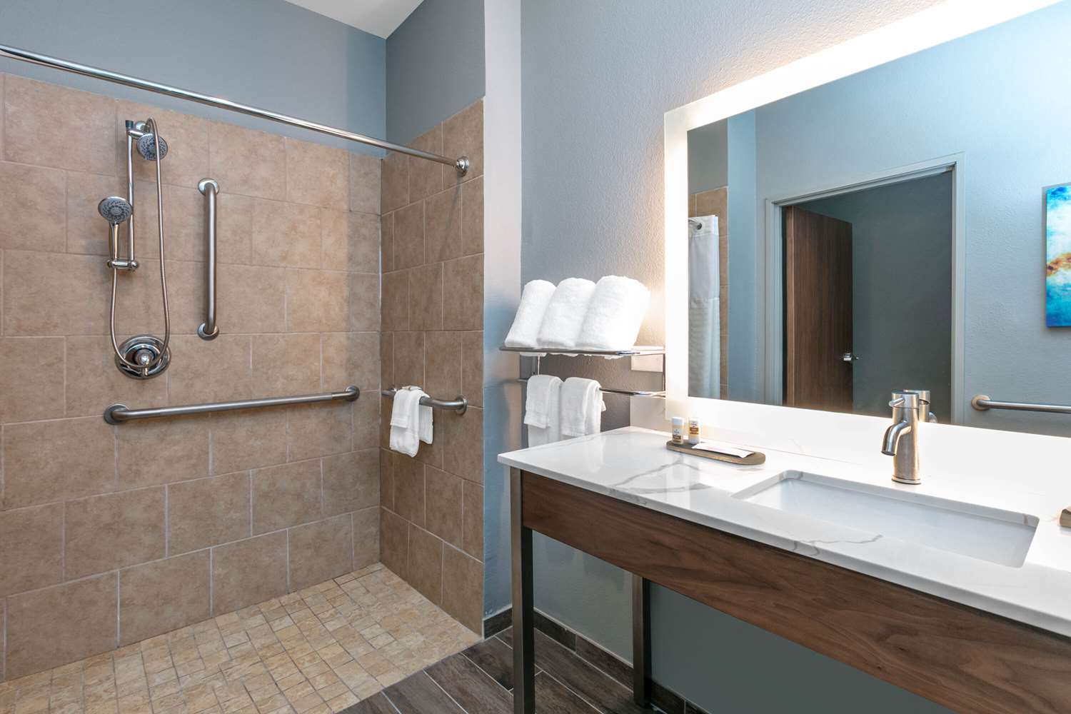 La Quinta Inn Suites Jacksonville 32/34