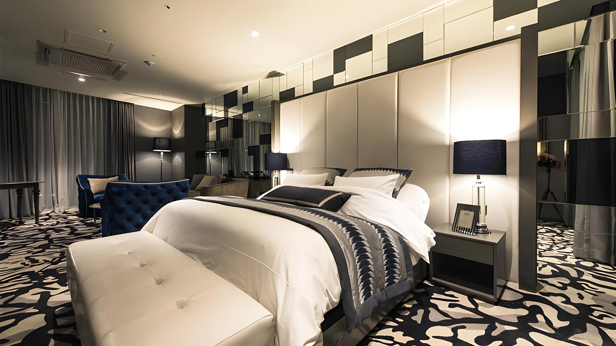 Garden, Hamilton, Suite, King Bed