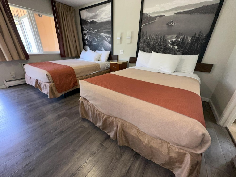 DELUXE, 2 QUEEN BEDS