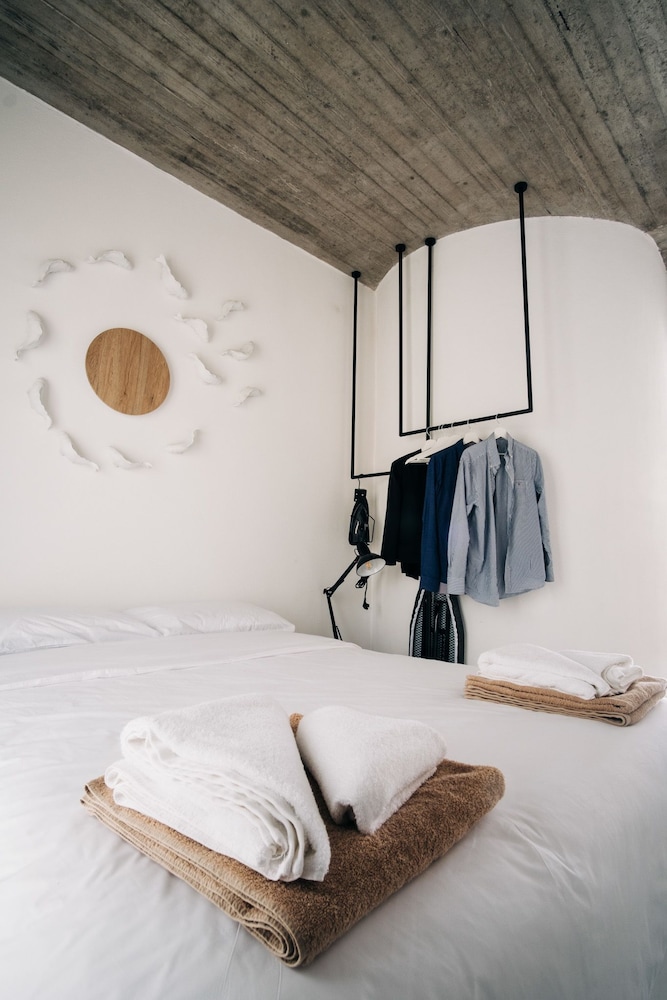 Mesanto Luxury Suites 12/50