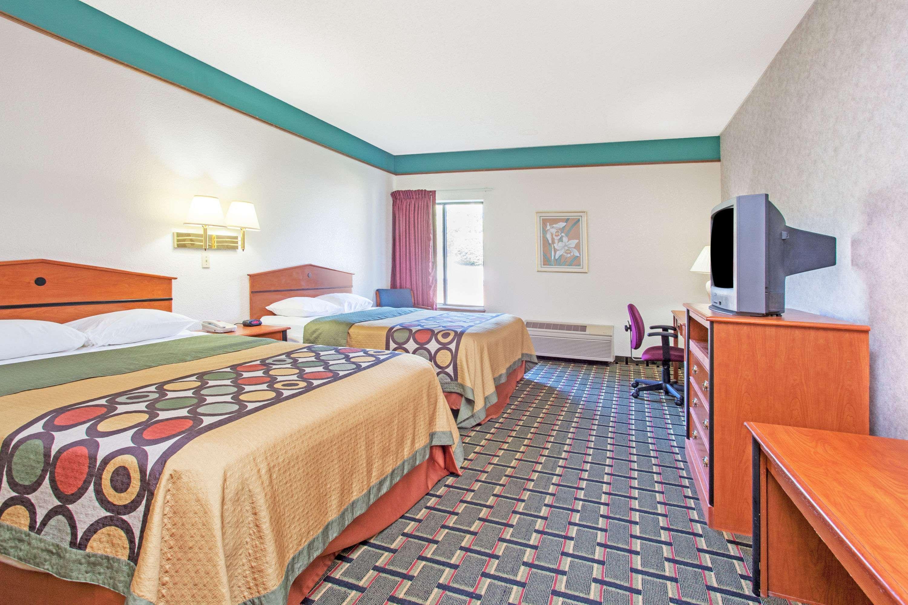 Room, 2 Queen Beds