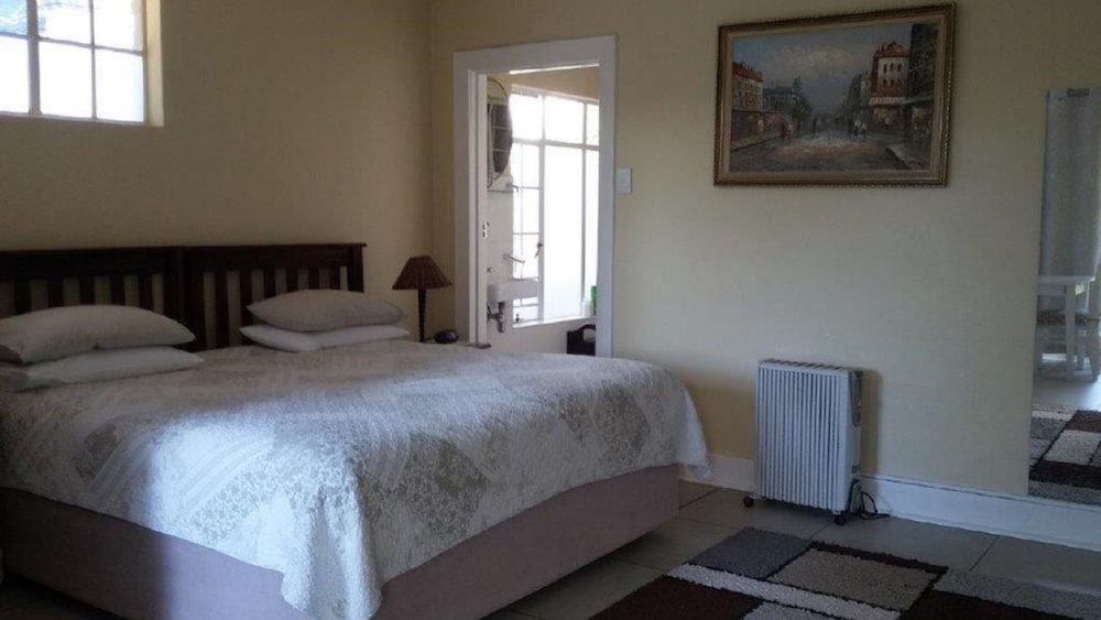1 BEDROOM, DELUXE, POOL VIEW