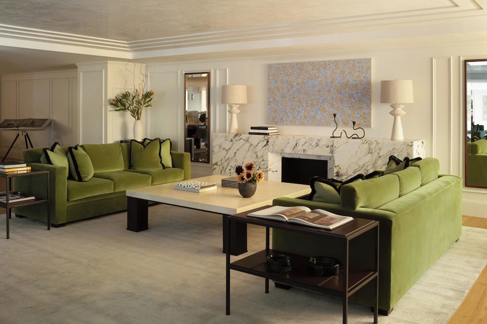 L Ermitage Beverly Hills 45/67