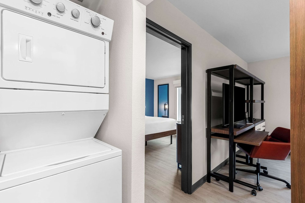 Everhome Suites Fayetteville near Fort Bragg 19/34