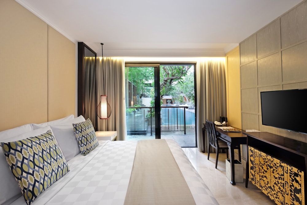 Jambuluwuk Oceano Seminyak Hotel 22/77