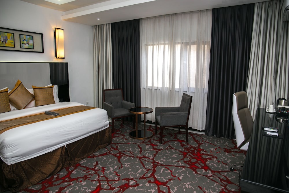 Green Point Hotel 8/50