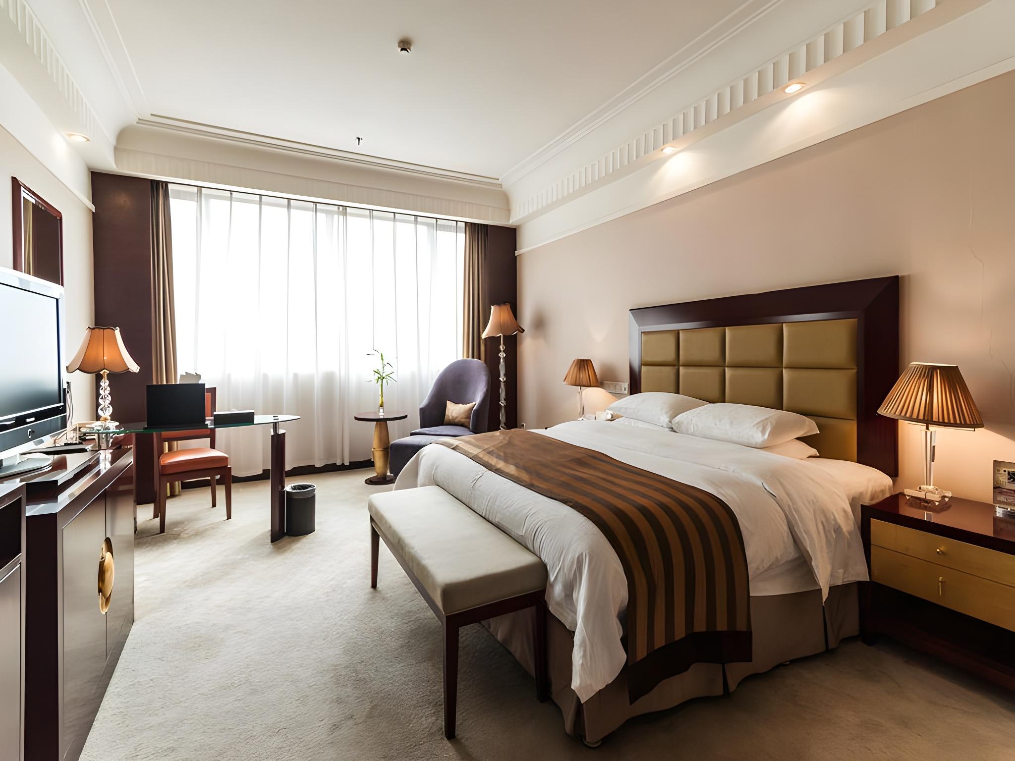 Ramada Plaza Wuxi 7/19