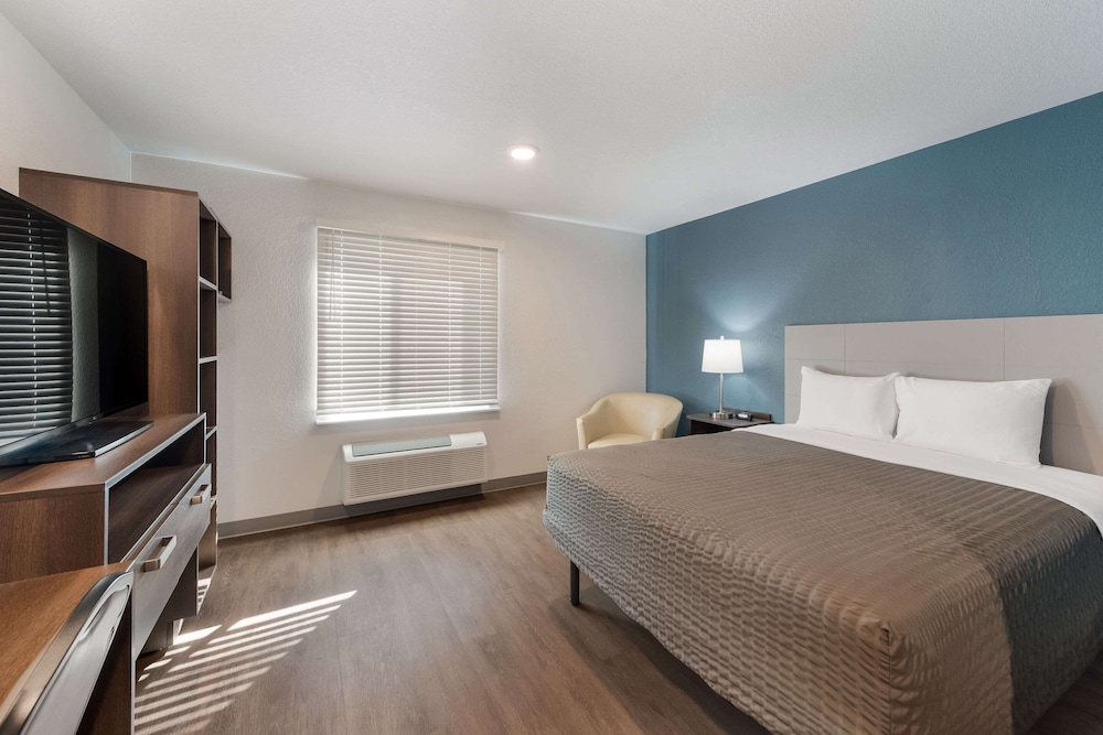 WoodSpring Suites Dayton North 15/42