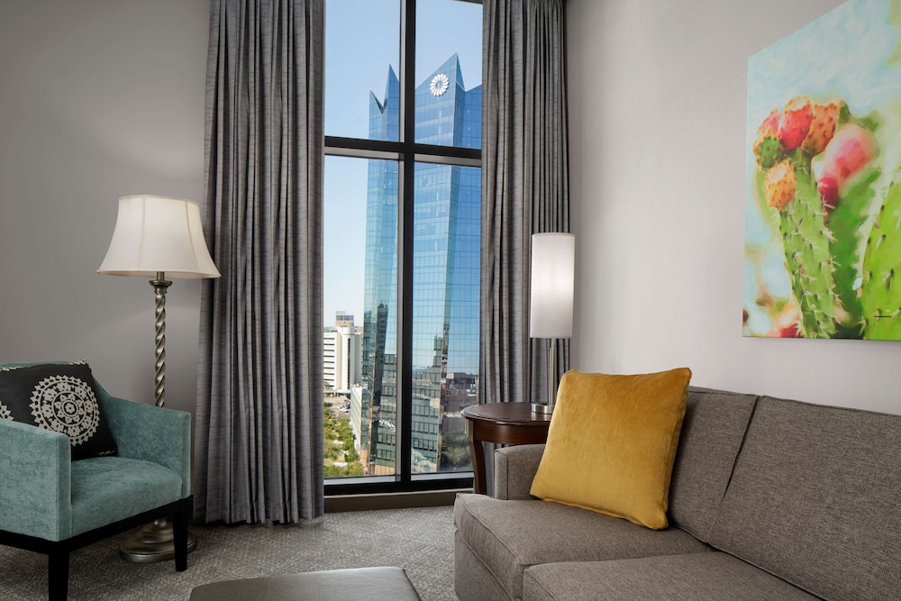 Embassy Suites By Hilton San Antonio Riverwalk Downtown 27/70