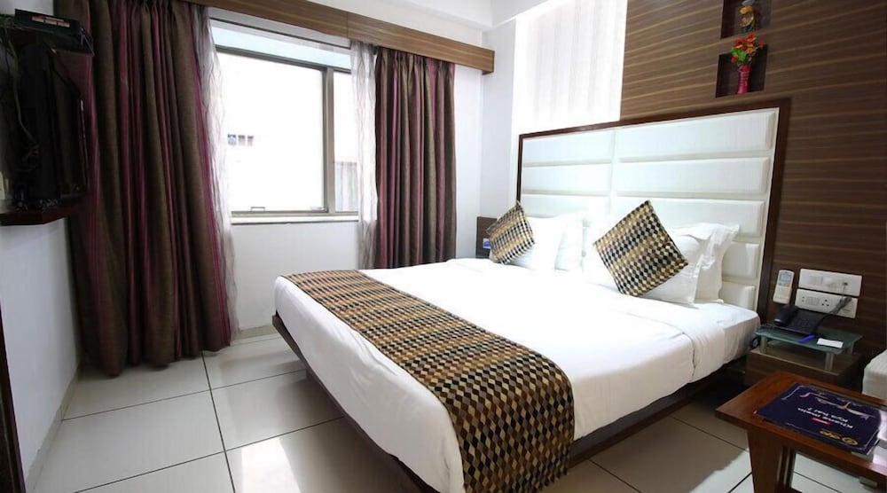 HOTEL ATITHI 10/18
