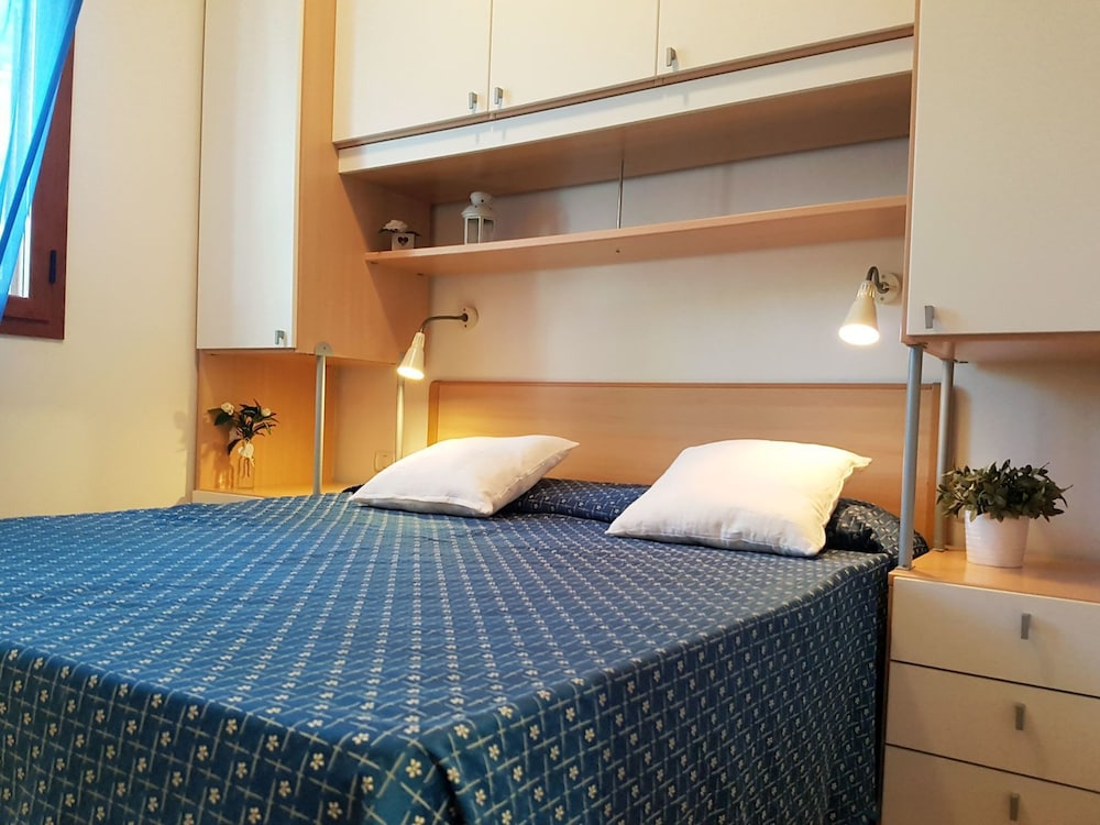 1 BEDROOM, BUNGALOW
