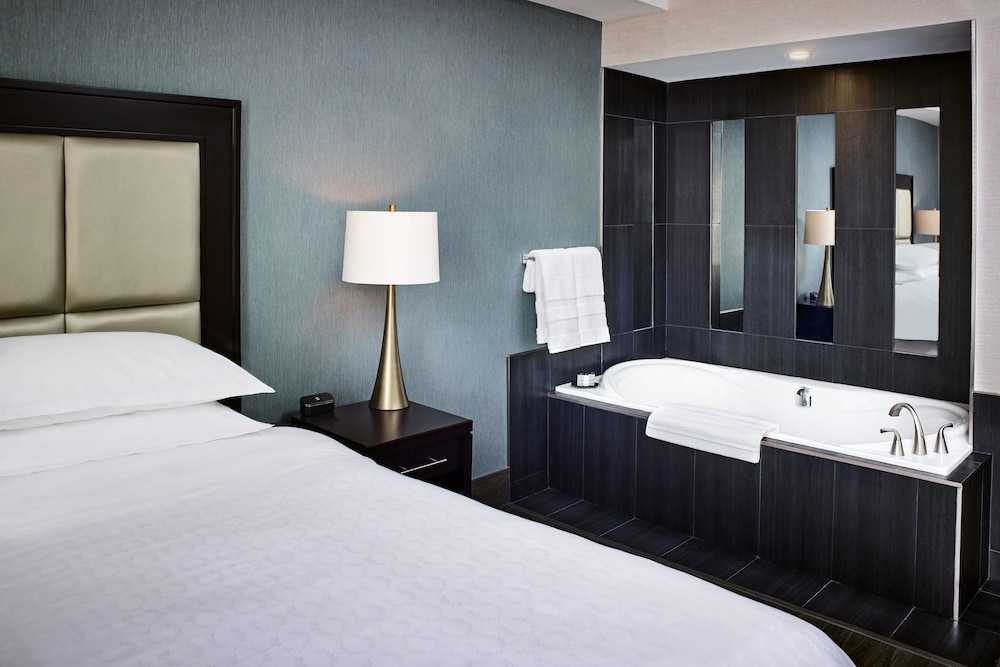 Sheraton Hamilton Hotel 12/42