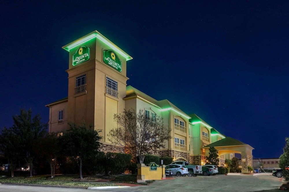 La Quinta Inn & Suites by Wyndham Houston Energy Corridor 6/61