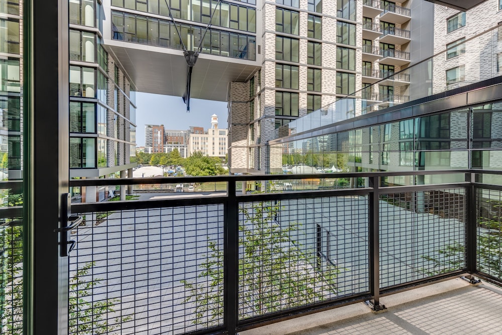 Global Luxury Suites at Capitol Hill 4/49
