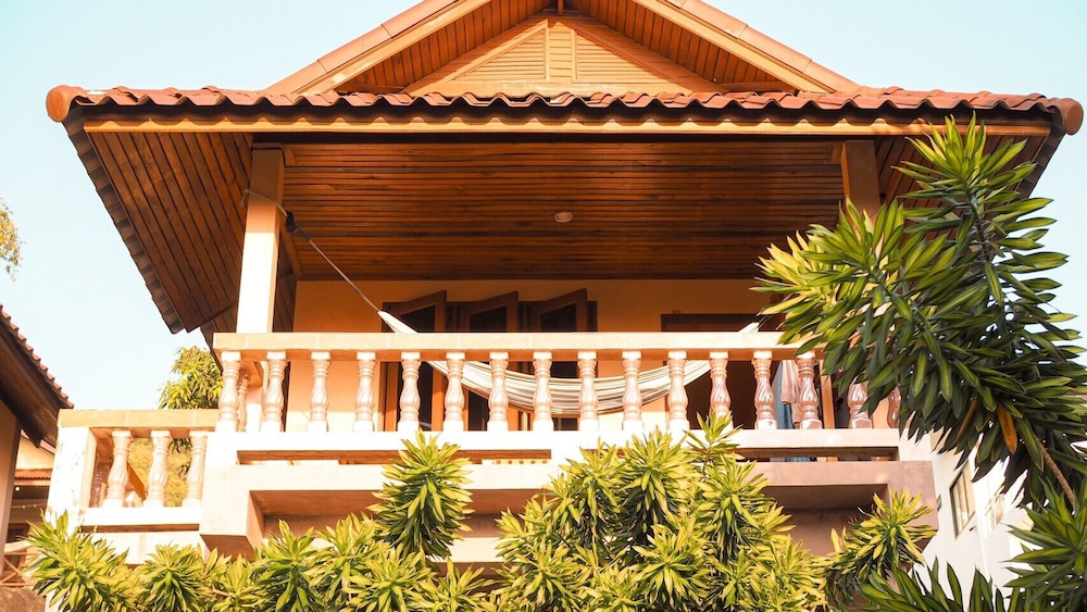 J.B Hut Bungalow 14/59