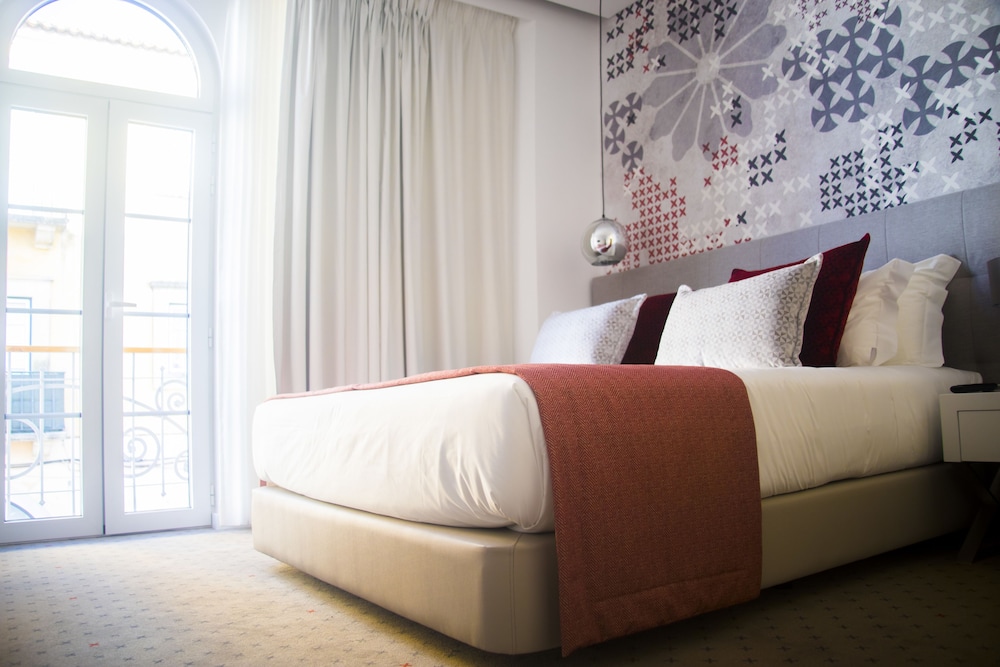 Standard, Double or Twin Bed