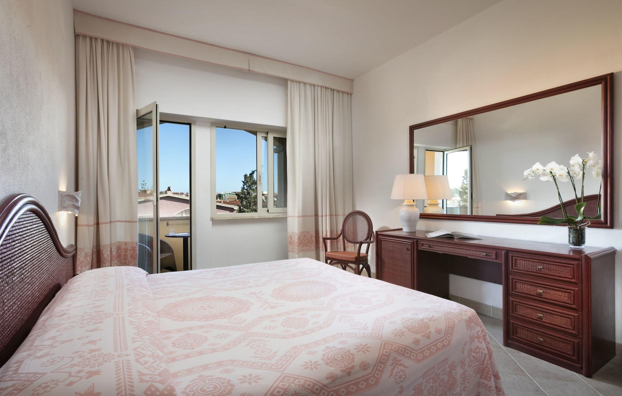 Superior, Double Bed, City View