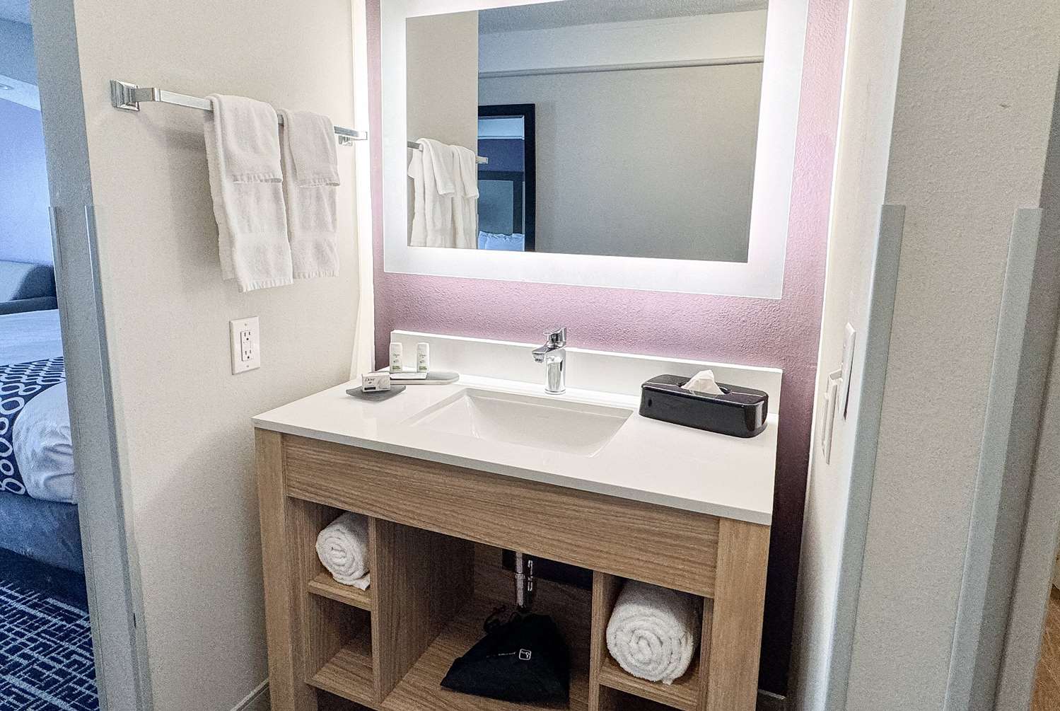 La Quinta Inn & Suites by Wyndham Cincinnati Airpt Florence 44/47