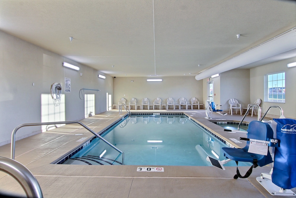 Cobblestone Hotel & Suites - Beulah 36/62