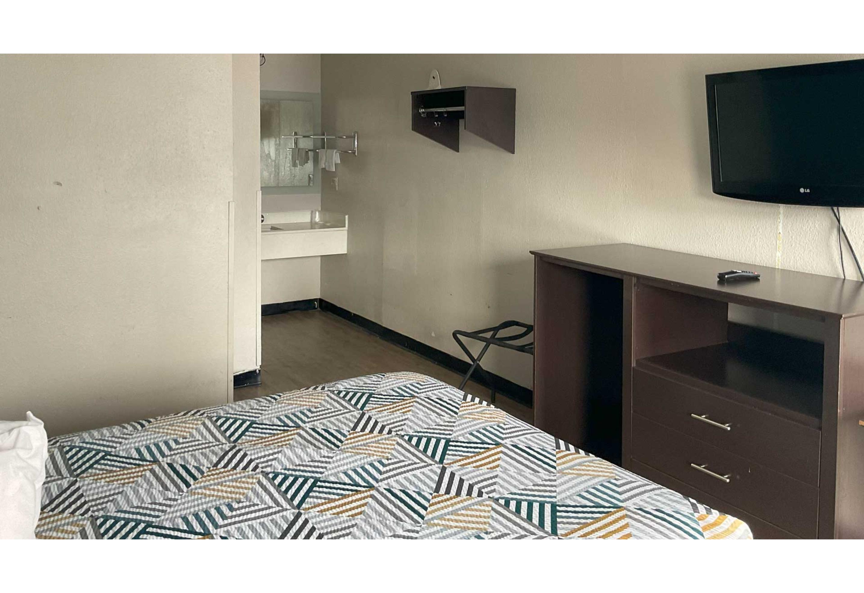 Motel6 Baton Rouge, LA - East - I-12 19/27