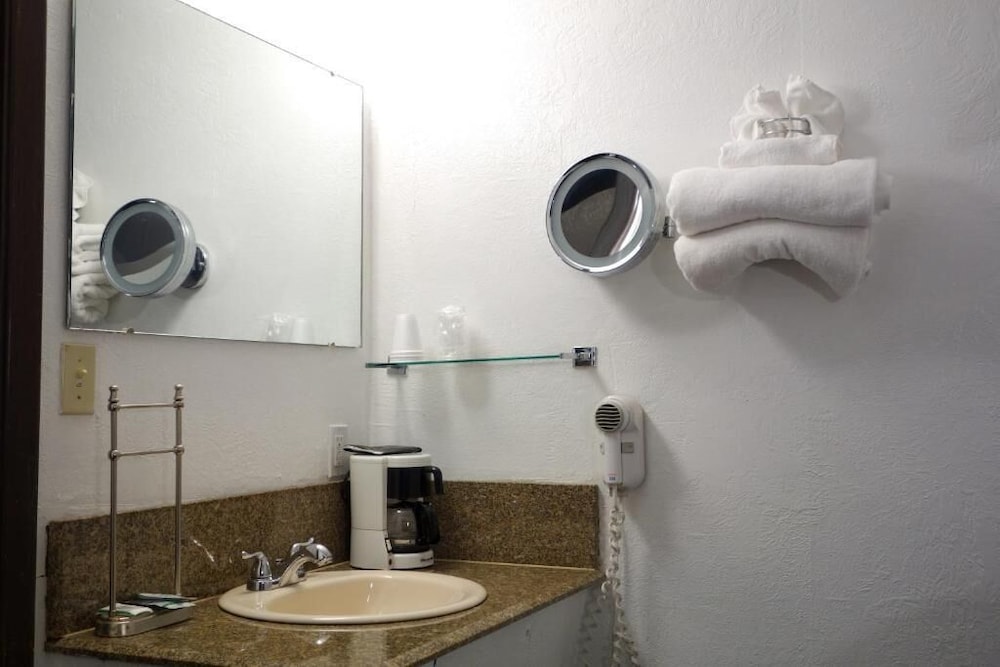 Cabana Inn photo2
