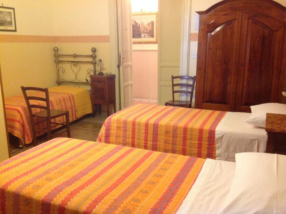 Albergo Cavour 17/35