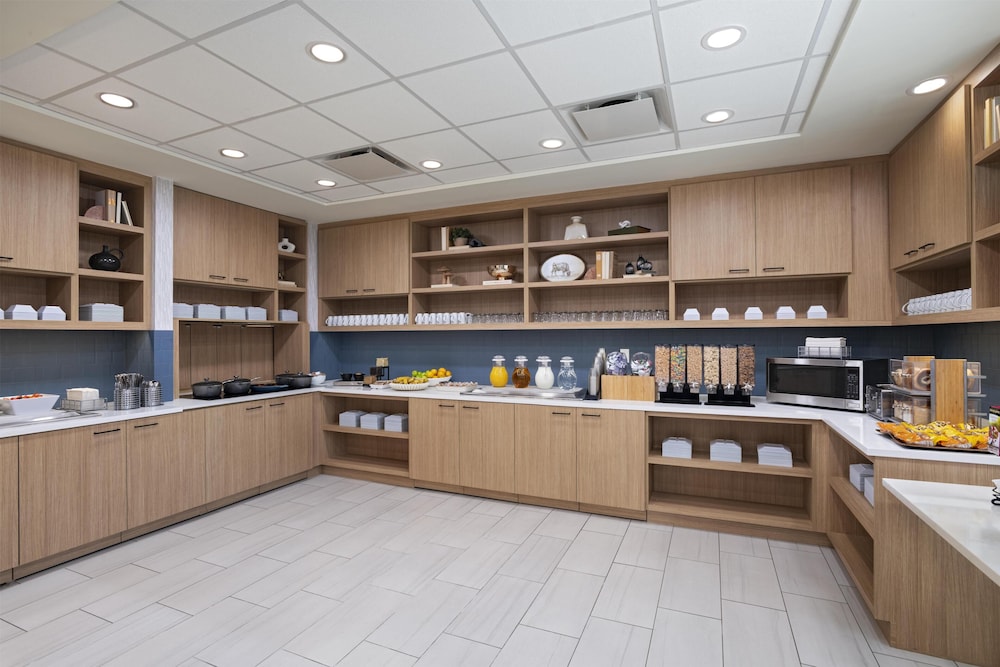 Hyatt Place Austin/Arboretum 8/69