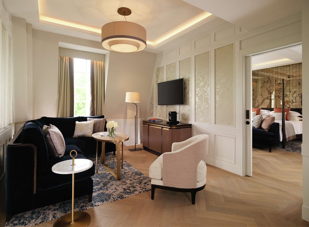 The Biltmore Mayfair 13/33