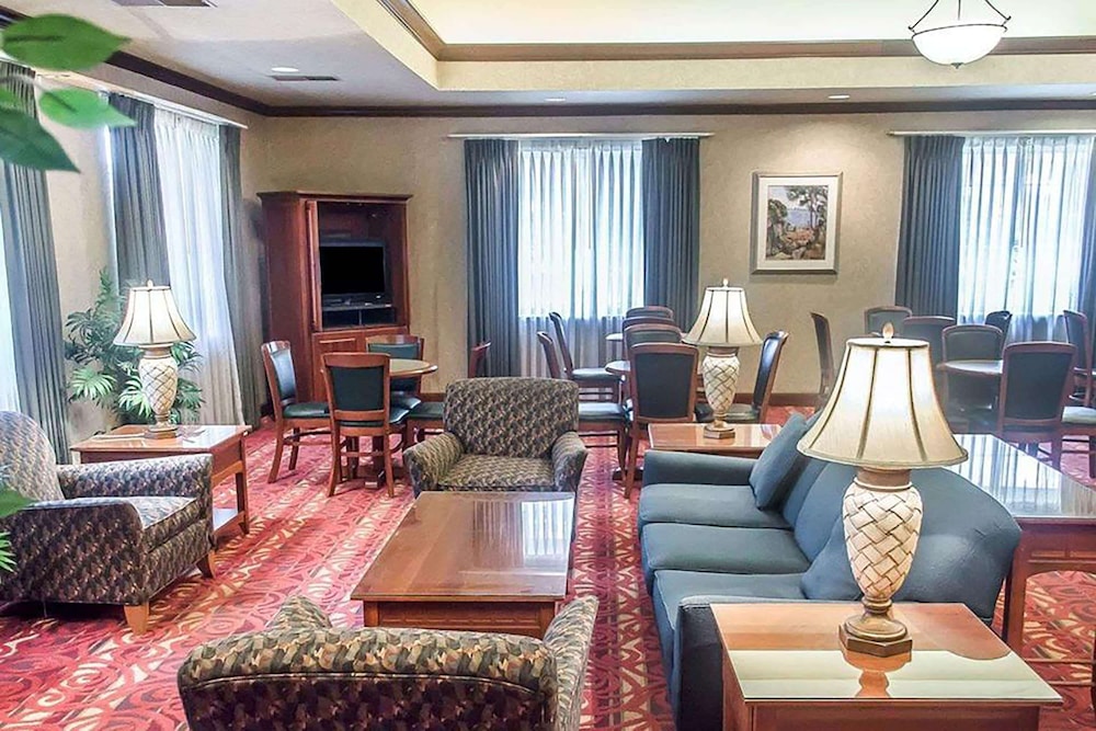 Days Inn by Wyndham Austintown 28/41