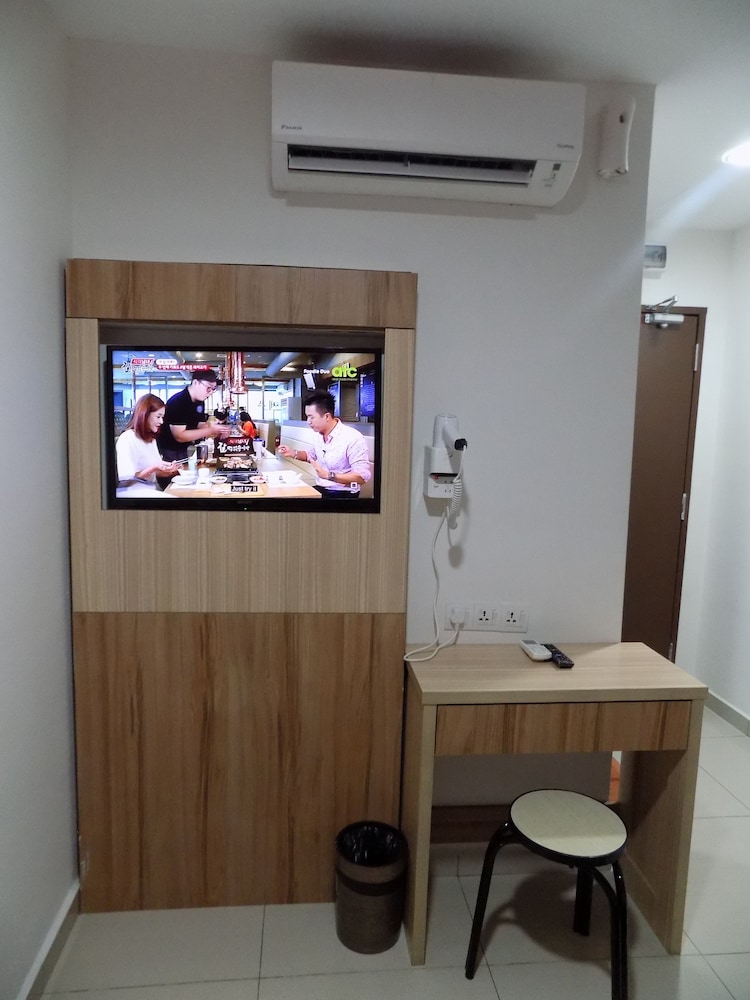 Alaxis Hotel 12/57