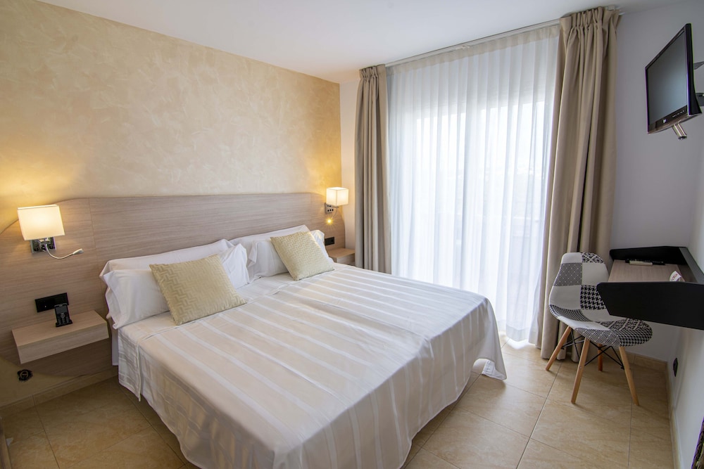 Sa Barrera Adults Only 28/69