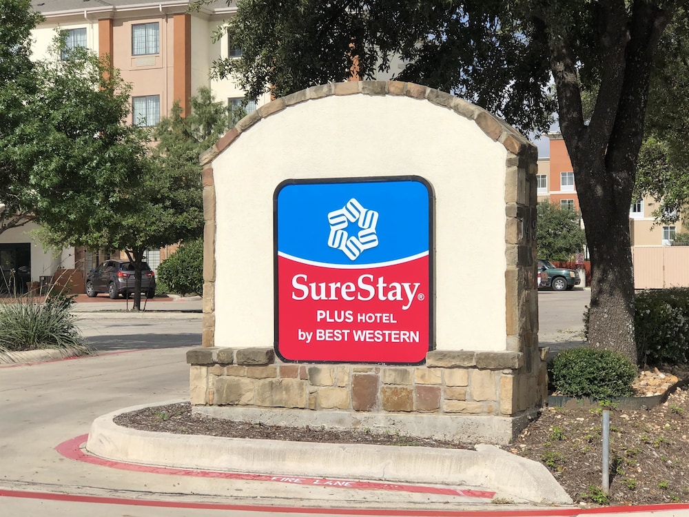 Best Western Sea World/Lackland AFB NW Hotel Suites 1/50