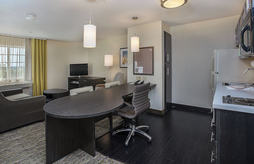 Candlewood Suites Louisville Airport, an IHG Hotel 27/39