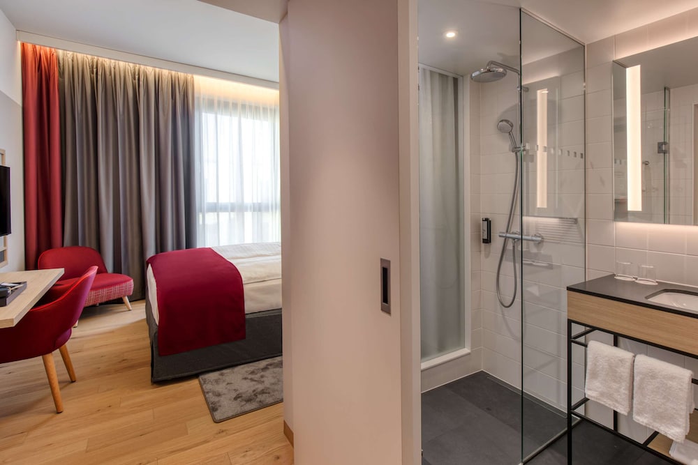 IntercityHotel Berlin Airport BER Terminal 1+2 50/50