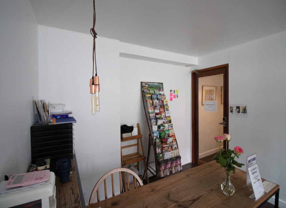 Oon Poshtel 36/50