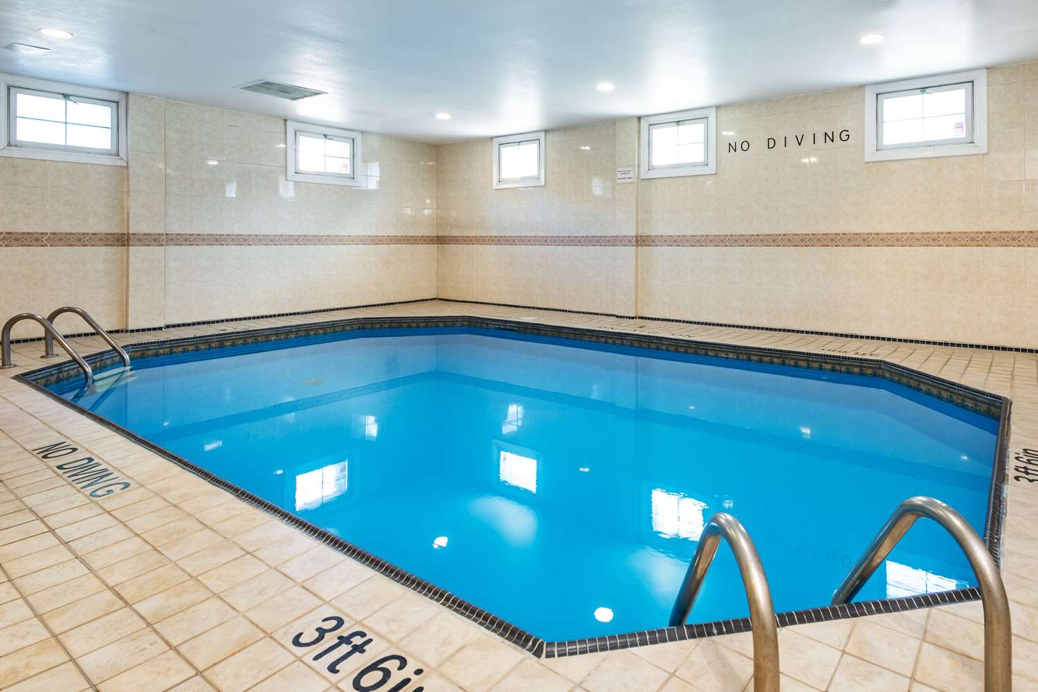 Quality Inn Downtown Inner Harbour 12/23