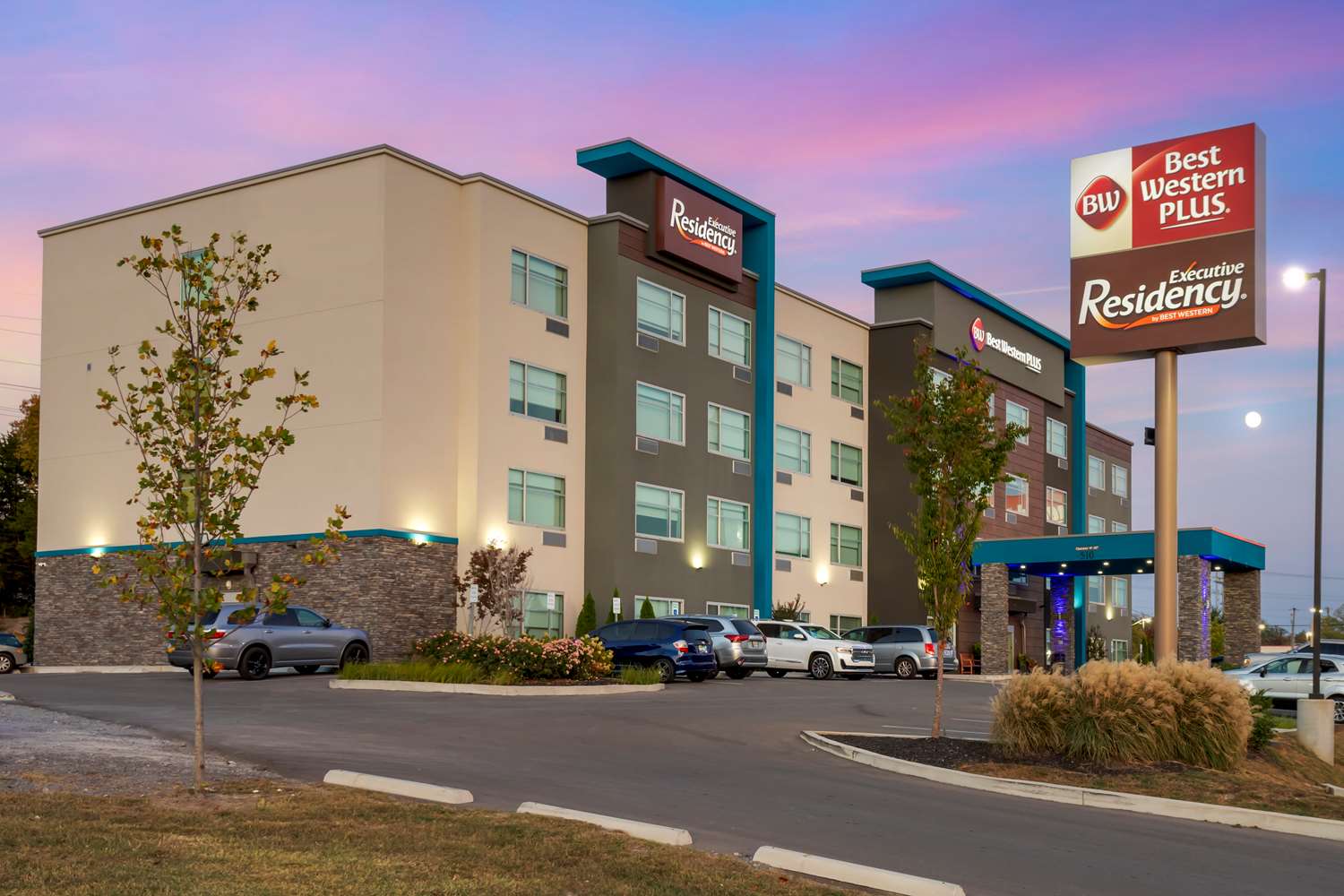 Executive Residency Antioch Inn 42/43