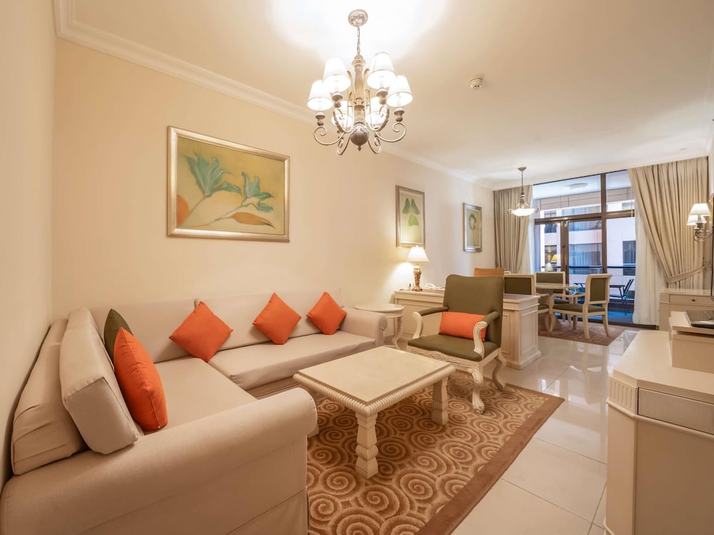 Mercure Dubai Barsha Heights Hotel Suites and Apartments 28/50